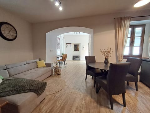 Food close-up, Living room, kitchen