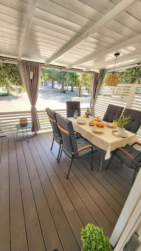 Balcony/Terrace, Dining area