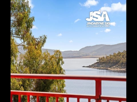 Balcony/Terrace, Lake view, Mountain view