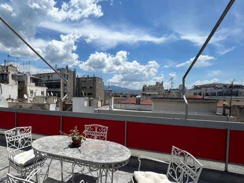 View (from property/room), Balcony/Terrace, City view