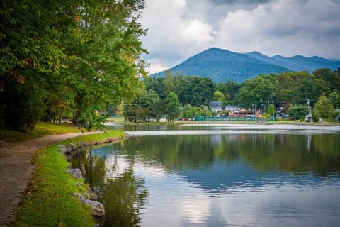 Nearby landmark, Day, Natural landscape, Lake view, Mountain view, River view