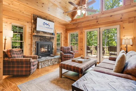 Communal lounge/ TV room, TV and multimedia, Living room, Seating area, Evening entertainment, fireplace
