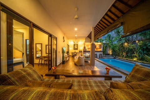 Living room, Swimming pool