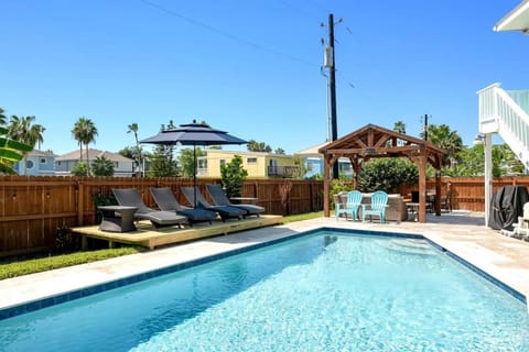 Swimming pool, sunbed