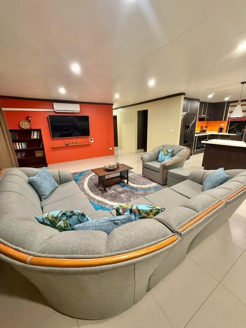 Communal lounge/ TV room, TV and multimedia, Living room, Seating area, Evening entertainment