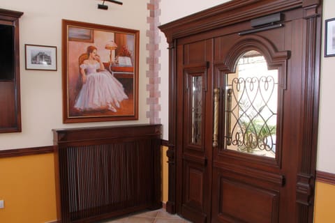 Day, Decorative detail