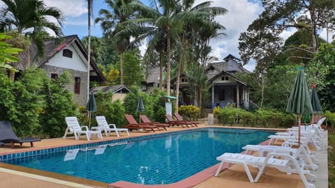 Property building, Swimming pool, Swimming pool