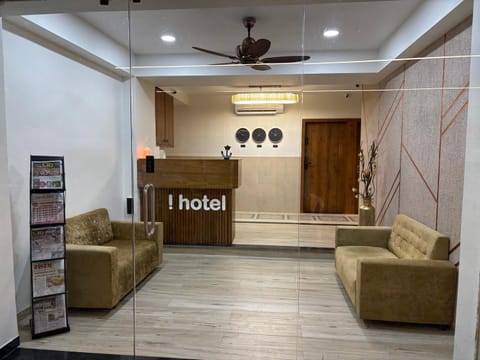 Lobby or reception, Lobby or reception