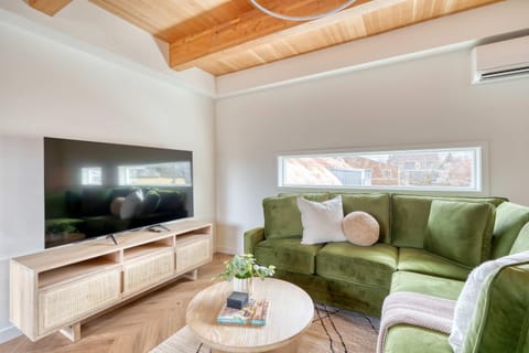 Stay Portland - AlbertaArts Happy Place Townhome House in Portland