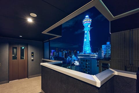 Night, elevator