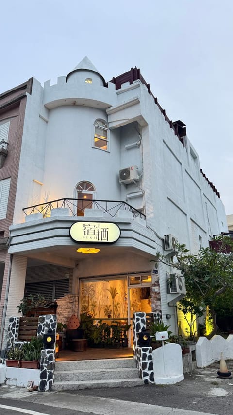 Property building, Day