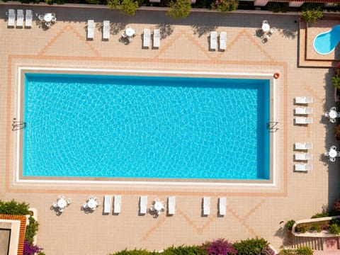 Bird's eye view, Swimming pool