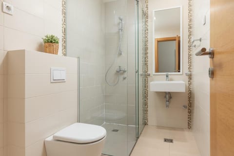 Pool Home near the Old Town Apartment in Muo