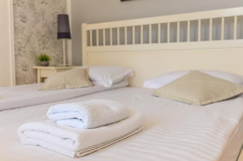 Photo of the whole room, Bedroom, towels
