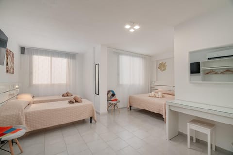 Bed, Photo of the whole room