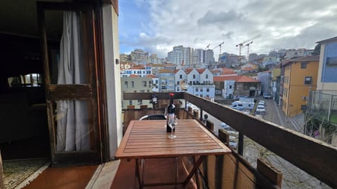 View (from property/room), Balcony/Terrace, City view