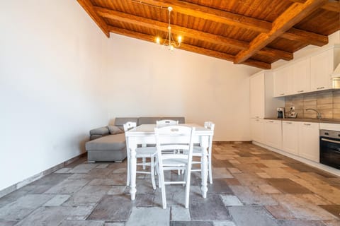 Property building, Kitchen or kitchenette, Living room