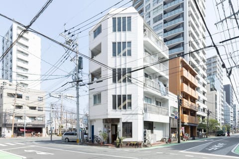 Property building, Day, Neighbourhood, City view, Street view, Location