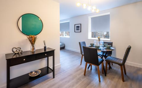 Seating area, Dining area