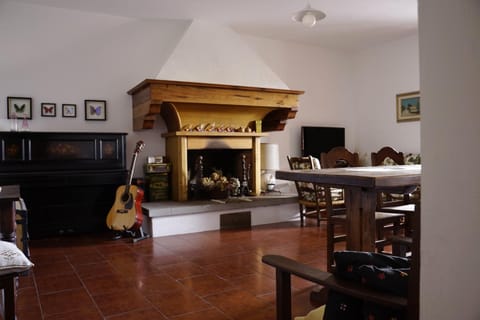 Communal lounge/ TV room, Living room, Seating area