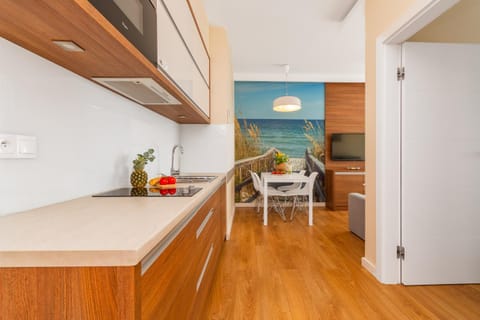 Kitchen or kitchenette, Dining area, dishwasher, microwave