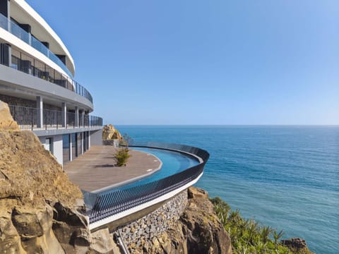 Property building, Balcony/Terrace, Swimming pool