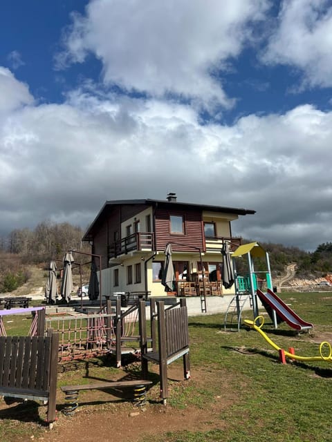 Property building, Restaurant/places to eat, Spring, Day, Natural landscape