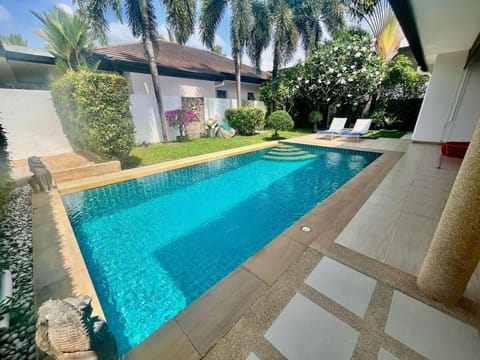 Day, Garden, Garden view, Pool view, Swimming pool, sunbed