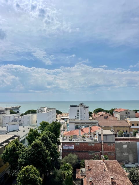 City view, Sea view