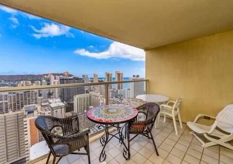 Balcony/Terrace, Seating area, City view, Sea view