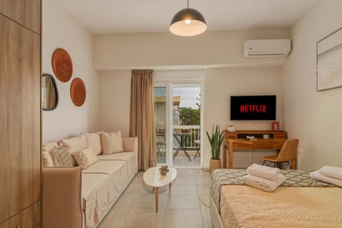Photo of the whole room, Seating area