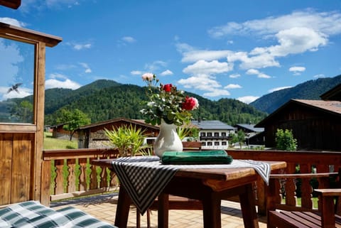 Balcony/Terrace, Mountain view