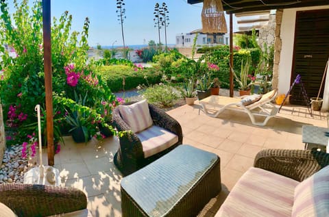 Patio, Day, Natural landscape, Garden, Balcony/Terrace, Seating area, Garden view, Sea view