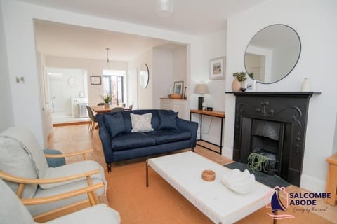 Stylish Coastal 3 Bed Haven - Close to town House in Salcombe