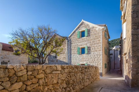 Studio Suites Mila Apartment in Komiža