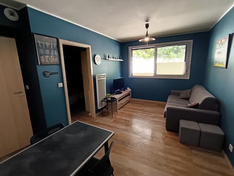 Jolie appartement avec piscine et parking privé Menton Apartment in Menton