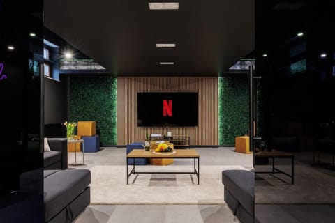 Communal lounge/ TV room, Game Room