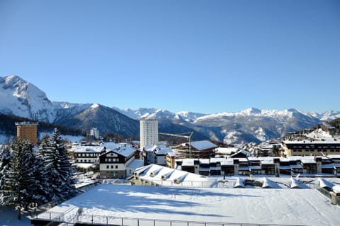Hostdomus - Royal View Apartment in Sestriere