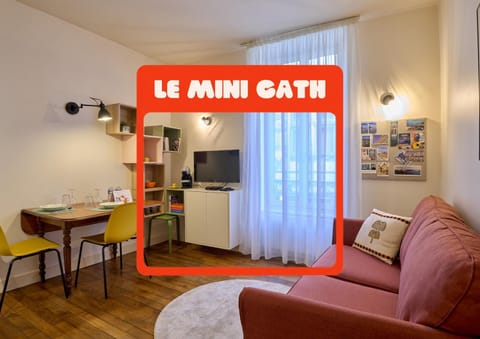 Communal lounge/ TV room, TV and multimedia, Living room, Seating area, Evening entertainment