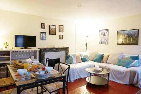 Appartement spacieux à 5 minutes du Château de Versailles Apartment in Versailles