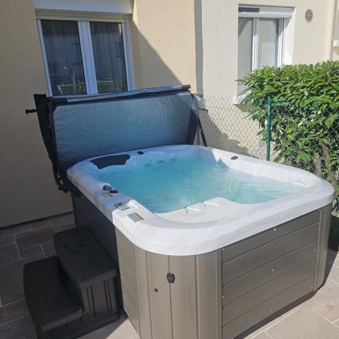 Les Sorbiers & spa House in Tours