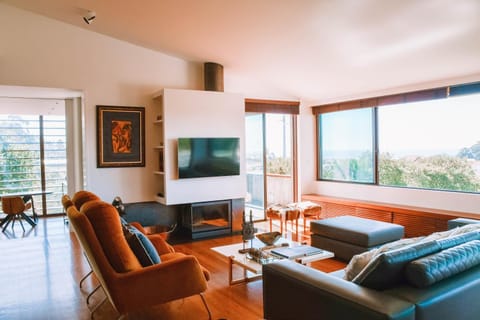 Just Like Home - Casa do Caracol Horizon Retreat Villa in Viana do Castelo