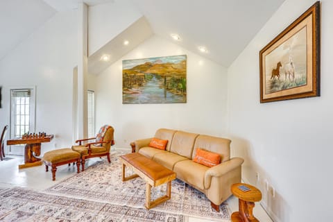 Walk to Lake Chicot Cottage with Yard and Views! House in Mississippi