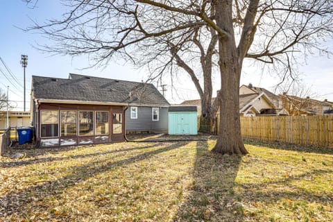 2 Mi to UD Pet-Friendly Home with Fenced Yard! House in Kettering