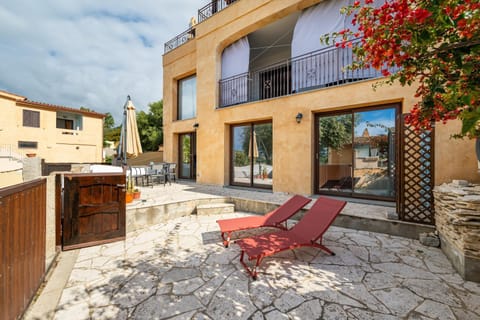 Property building, Living room