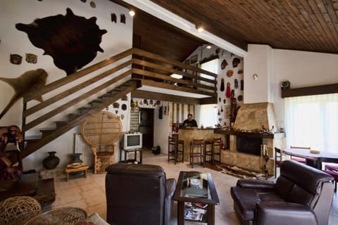 Communal lounge/ TV room