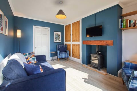 Library, TV and multimedia, Living room, Seating area