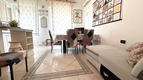 Photo of the whole room, Seating area, Dining area