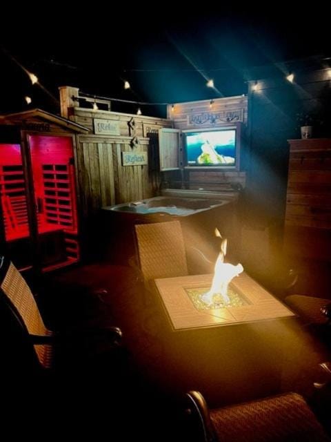 Hot Tub, Sauna, TV and multimedia, fireplace