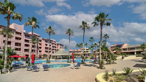 Property building, Day, Swimming pool, Swimming pool, sunbed